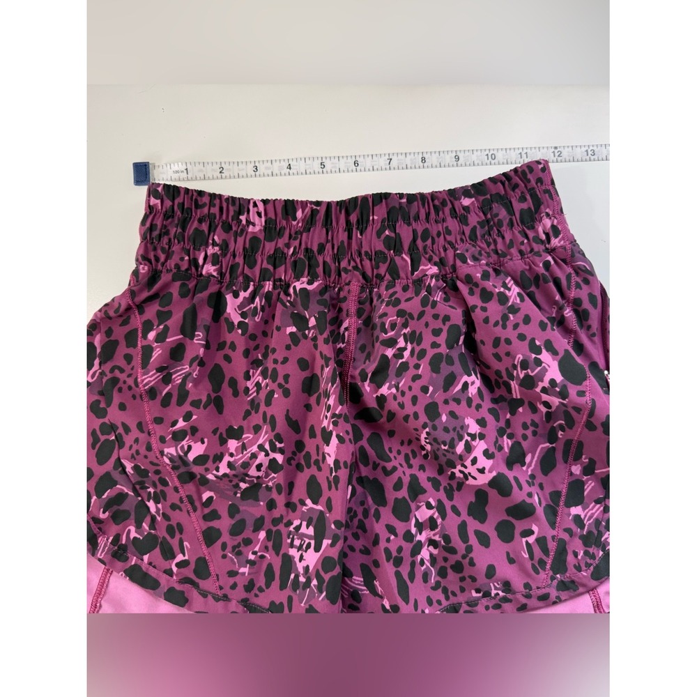 Lululemon Track That MR Running Shorts Size 6 Cheetah Camo Magenta Pink Black - Picture 6 of 7